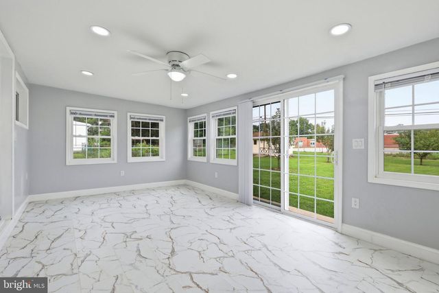 249 HEISTAND RD, York, PA 17402