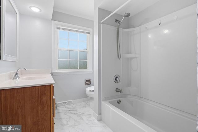 249 HEISTAND RD, York, PA 17402