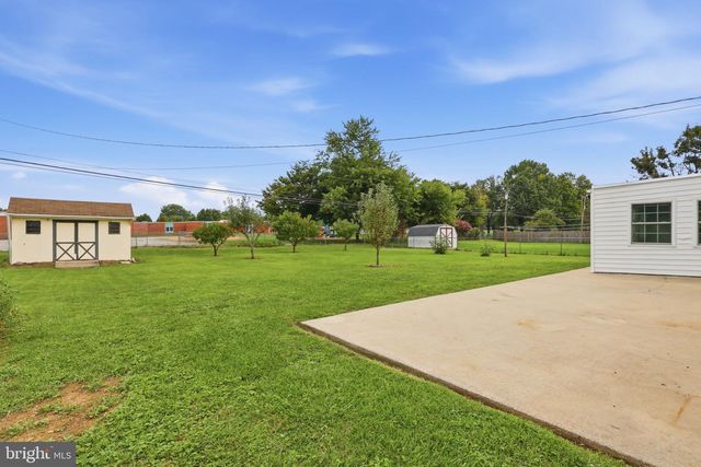 249 HEISTAND RD, York, PA 17402