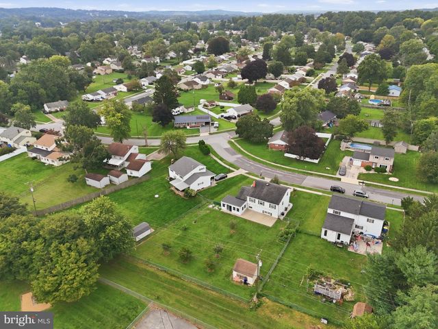 249 HEISTAND RD, York, PA 17402