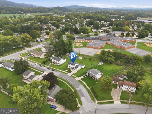 249 HEISTAND RD, York, PA 17402
