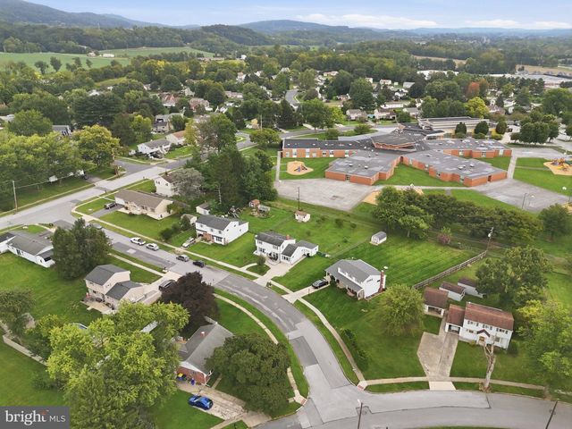249 HEISTAND RD, York, PA 17402