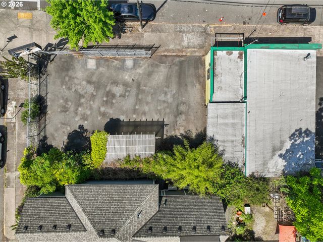 1114 Se CLAY St, Portland, OR 97214