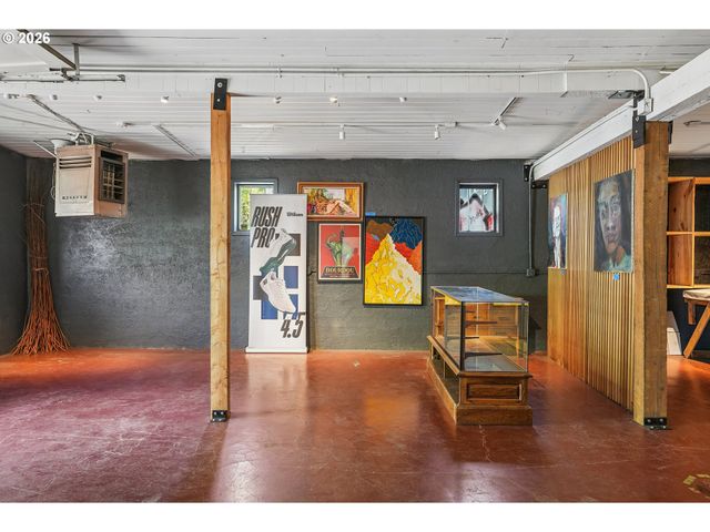 1114 Se CLAY St, Portland, OR 97214