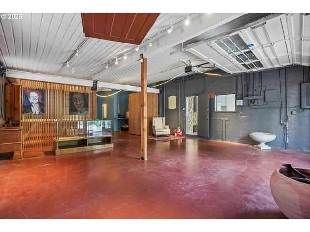 1114 Se CLAY St, Portland, OR 97214