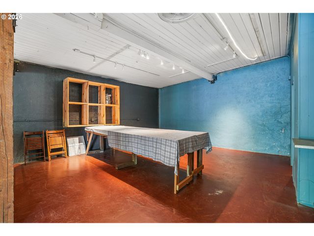 1114 Se CLAY St, Portland, OR 97214