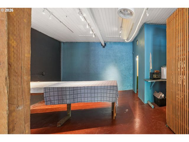 1114 Se CLAY St, Portland, OR 97214