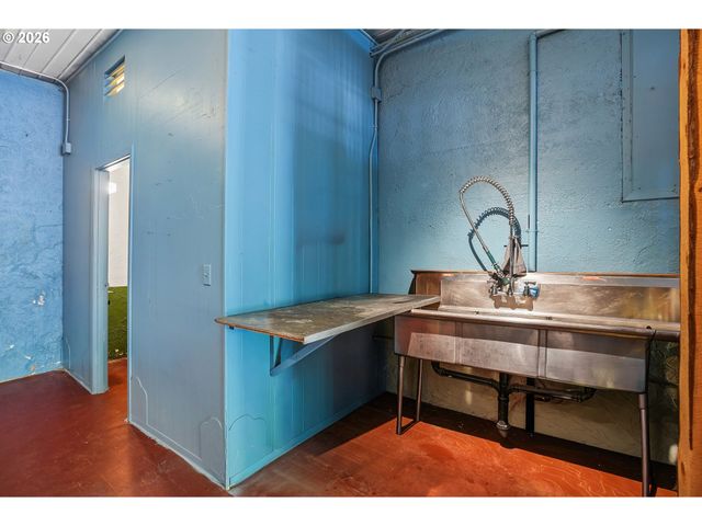 1114 Se CLAY St, Portland, OR 97214