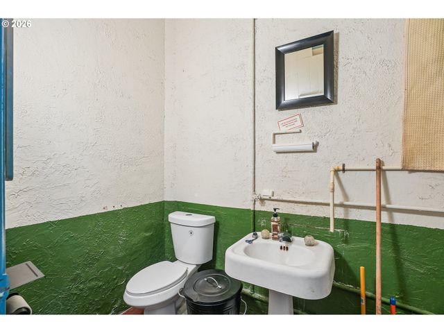 1114 Se CLAY St, Portland, OR 97214