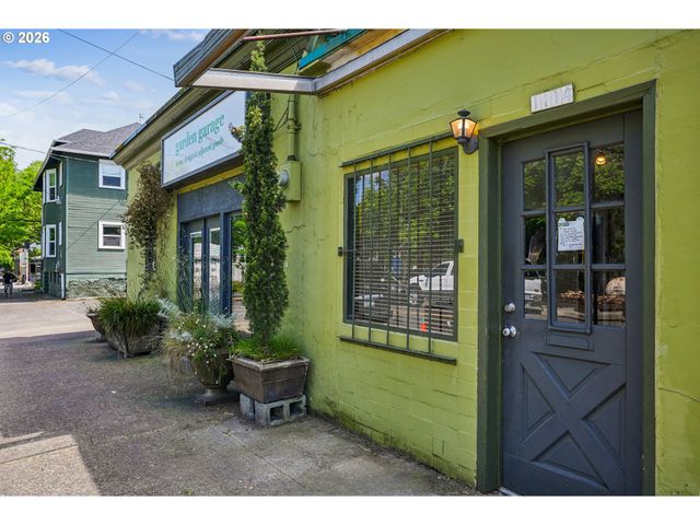 1114 Se CLAY St, Portland, OR 97214