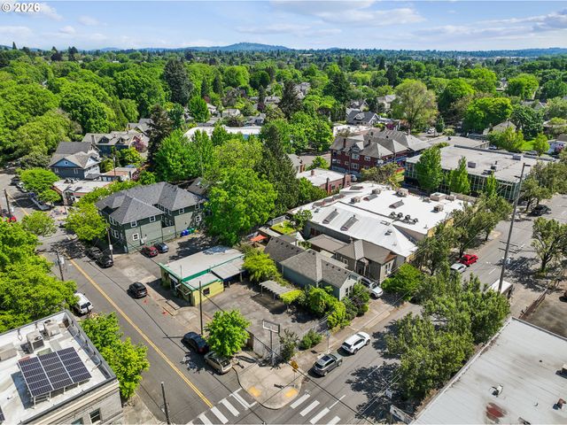1114 Se CLAY St, Portland, OR 97214