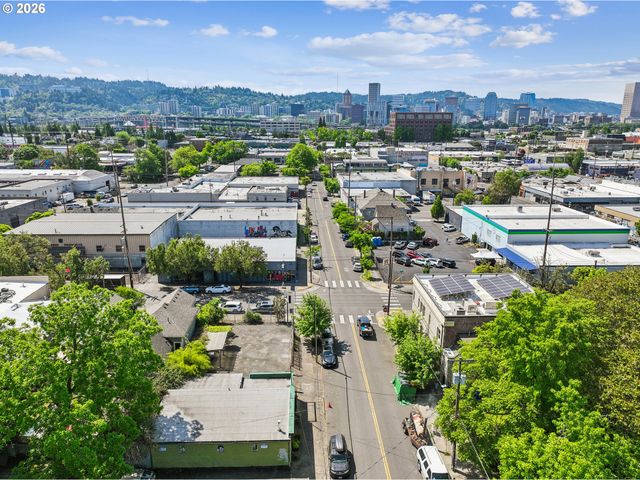 1114 Se CLAY St, Portland, OR 97214