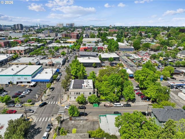 1114 Se CLAY St, Portland, OR 97214