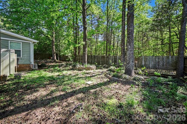 1625 Kiawah Court, Gastonia, NC 28056