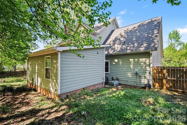 1625 Kiawah Court, Gastonia, NC 28056