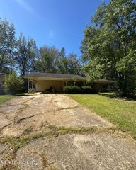 1869 Smallwood Street, Jackson, MS 39212
