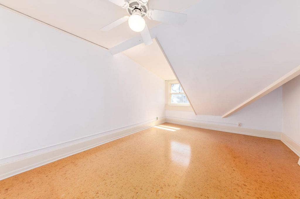 property-img