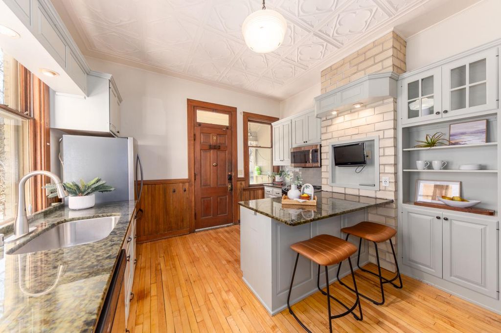 property-img
