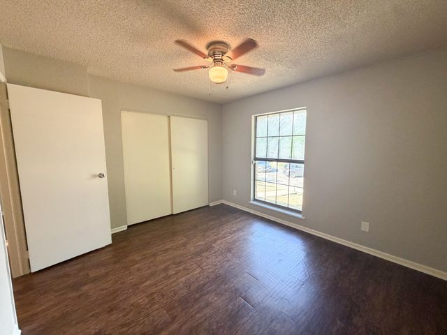 615 Lost Springs Court C, Arlington, TX 76012