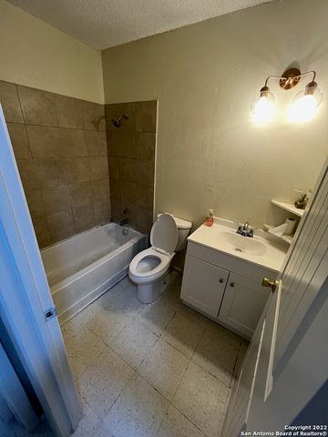 8446 DIXON RIDGE, San Antonio, TX 78239