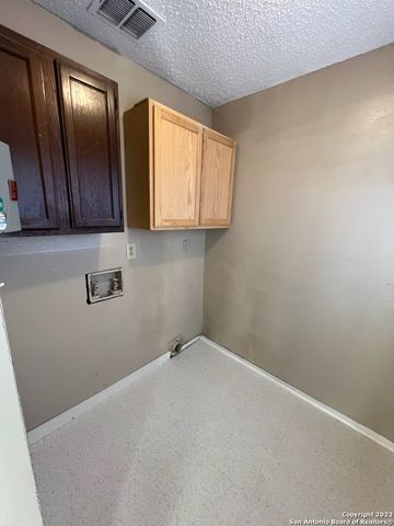 8446 DIXON RIDGE, San Antonio, TX 78239