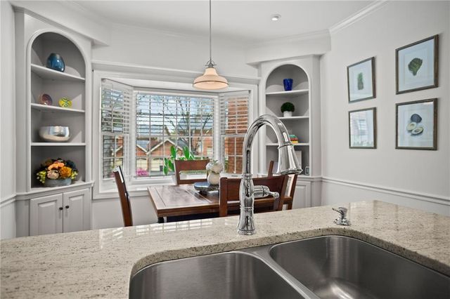 16 Ivy Chase NE, Atlanta, GA 30342