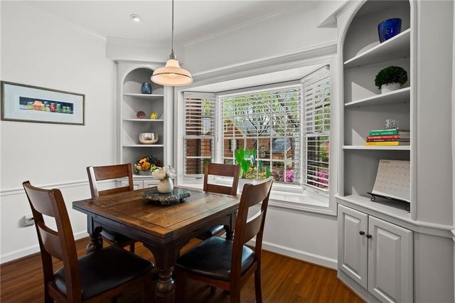 16 Ivy Chase NE, Atlanta, GA 30342