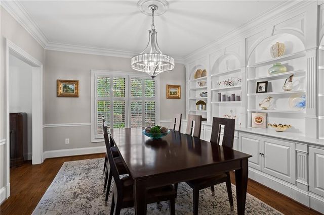 16 Ivy Chase NE, Atlanta, GA 30342