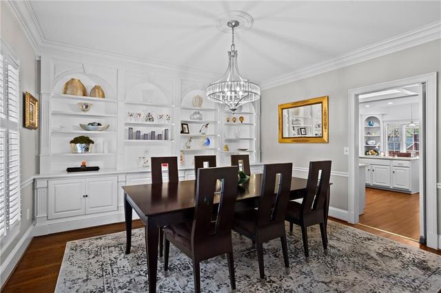 16 Ivy Chase NE, Atlanta, GA 30342