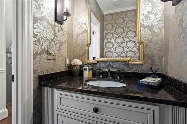 16 Ivy Chase NE, Atlanta, GA 30342