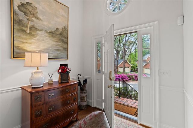 16 Ivy Chase NE, Atlanta, GA 30342