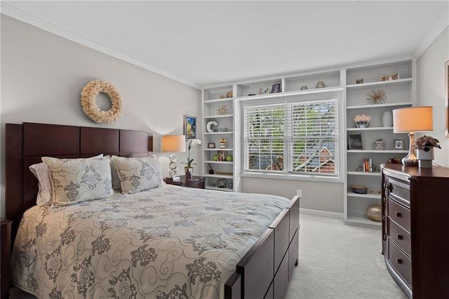 16 Ivy Chase NE, Atlanta, GA 30342