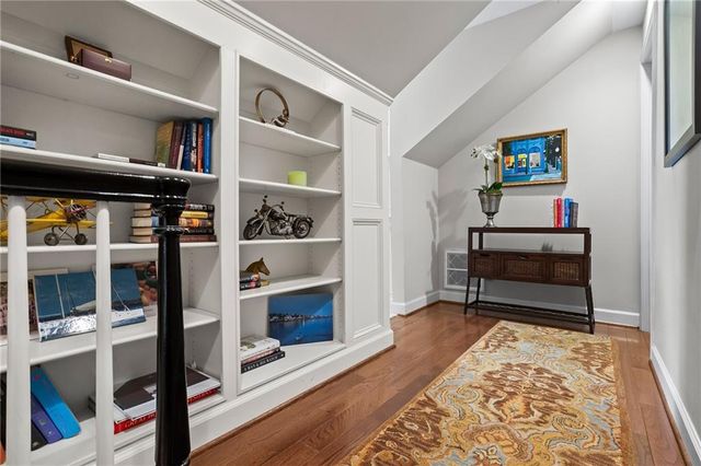 16 Ivy Chase NE, Atlanta, GA 30342