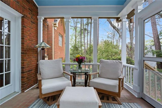 16 Ivy Chase NE, Atlanta, GA 30342