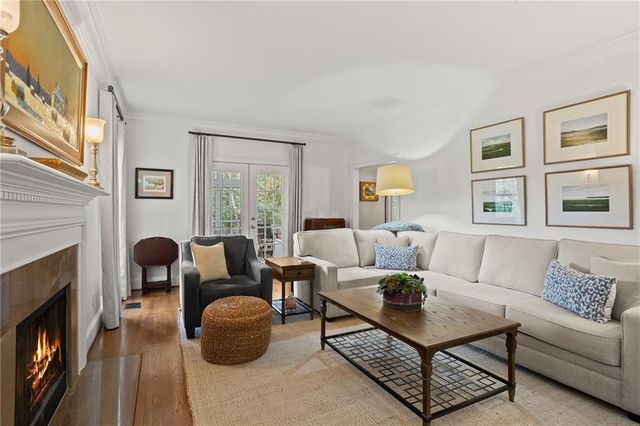 16 Ivy Chase NE, Atlanta, GA 30342