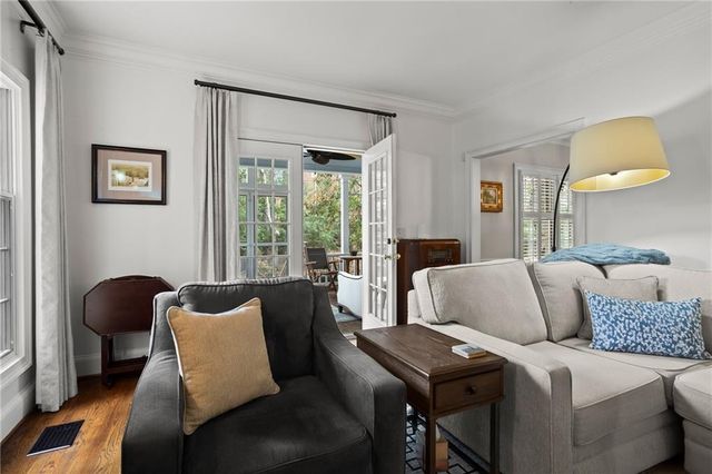 16 Ivy Chase NE, Atlanta, GA 30342