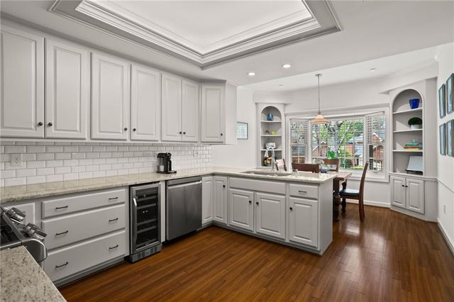 16 Ivy Chase NE, Atlanta, GA 30342