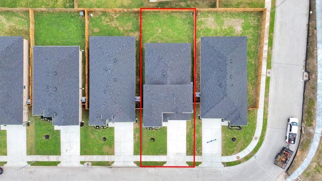 5143 Sunset Oaks Drive, Fresno, TX 77545