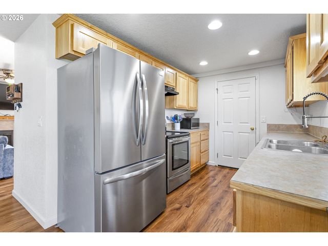 2211 23RD Ave, Forest Grove, OR 97116