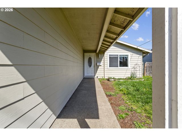 2211 23RD Ave, Forest Grove, OR 97116