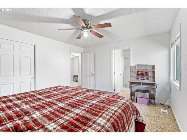 2211 23RD Ave, Forest Grove, OR 97116