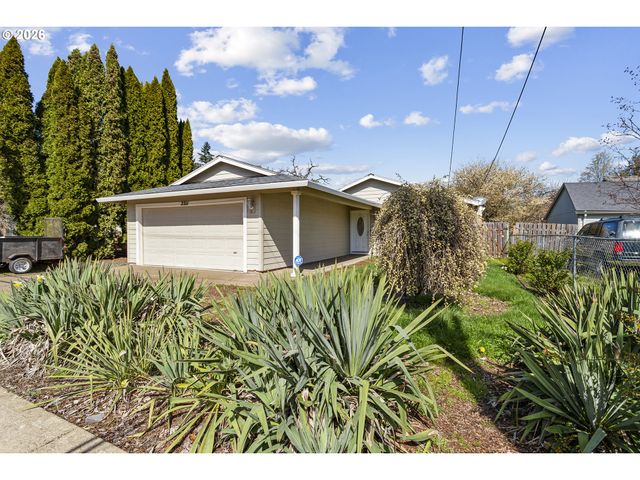 2211 23RD Ave, Forest Grove, OR 97116