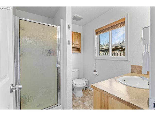 2211 23RD Ave, Forest Grove, OR 97116
