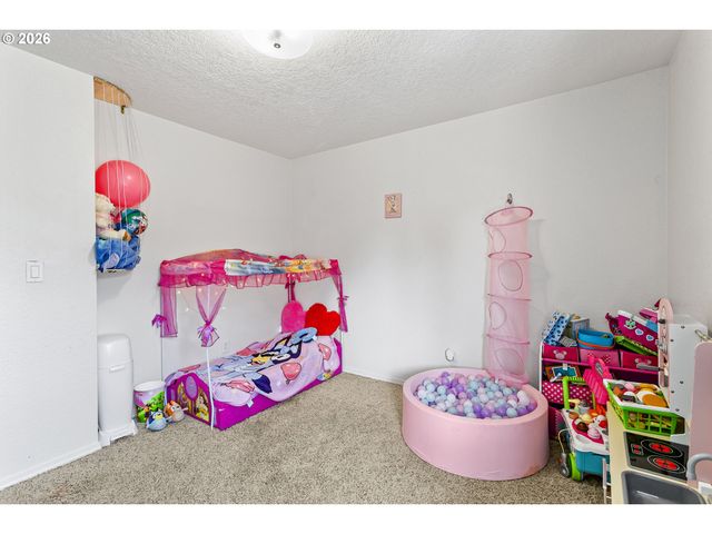 2211 23RD Ave, Forest Grove, OR 97116