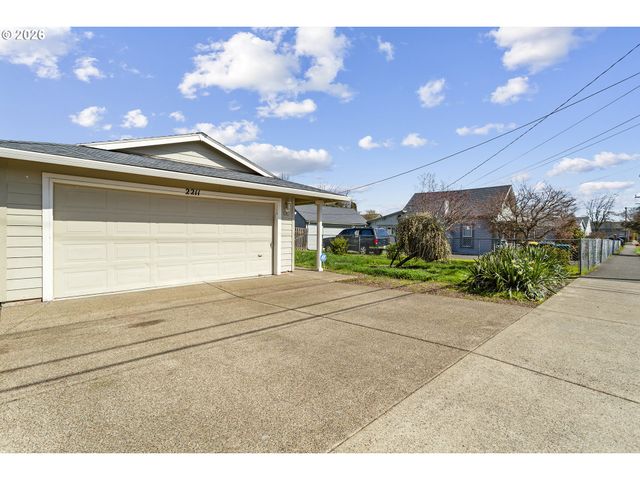 2211 23RD Ave, Forest Grove, OR 97116