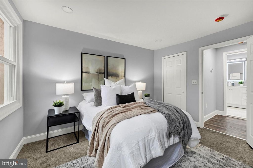 Image 10 of property listing at 864 LEMMON ST, Baltimore, MD 21201