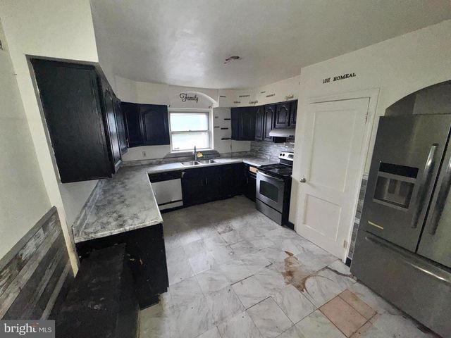 5117 D ST, Philadelphia, PA 19120