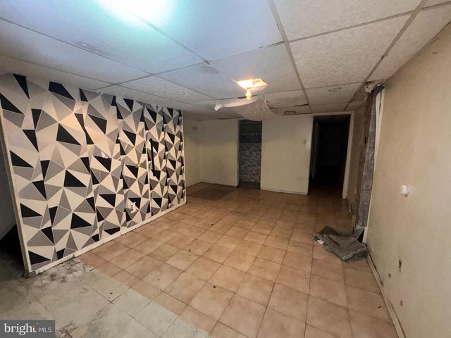 5117 D ST, Philadelphia, PA 19120