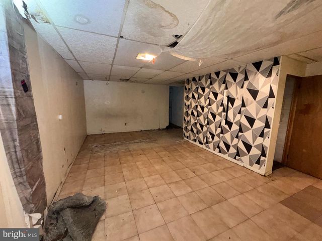 5117 D ST, Philadelphia, PA 19120