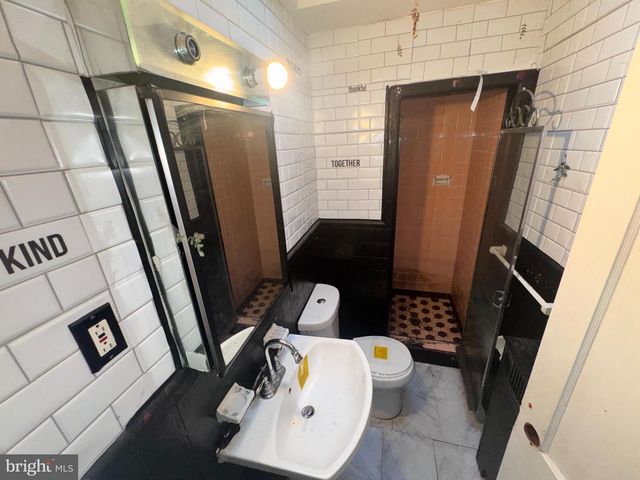 5117 D ST, Philadelphia, PA 19120